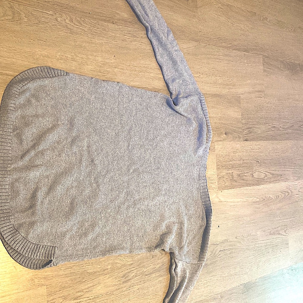 Old navy long sleeve pullover- size extra small.